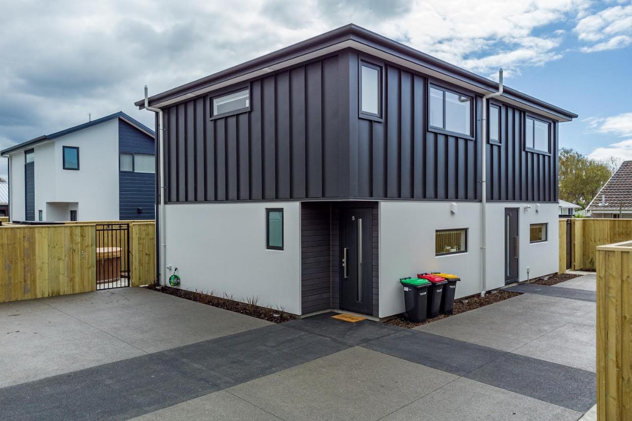 Apartmán Cozy Retreat With Hot Tub Christchurch Exteriér fotografie