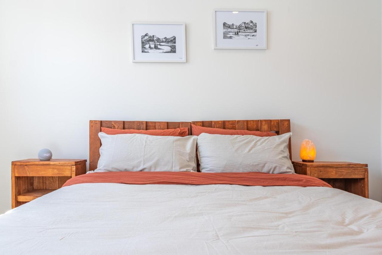 Apartmán Cozy Retreat With Hot Tub Christchurch Exteriér fotografie